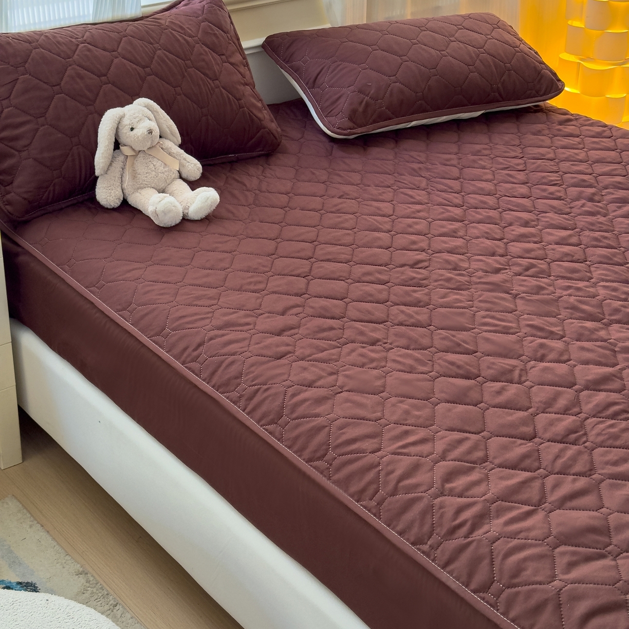 91家纺网 家纺一手货源 找家纺 慕克斯  2025新款原棉大豆抗菌夹棉防水床笠床垫保护罩-四季跑量款 深咖