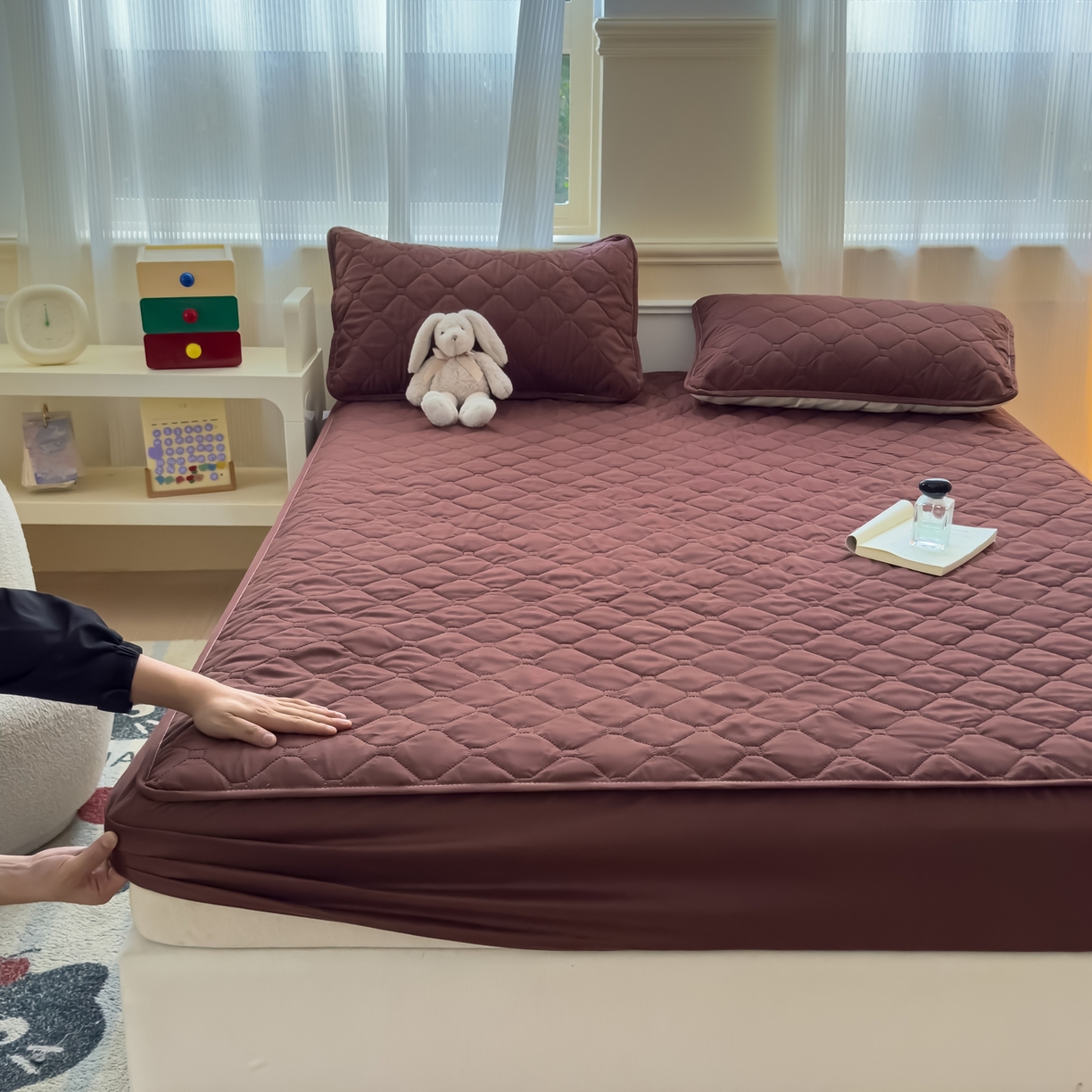 91家纺网 家纺一手货源 找家纺 慕克斯  2025新款原棉大豆抗菌夹棉防水床笠床垫保护罩-四季跑量款 深咖