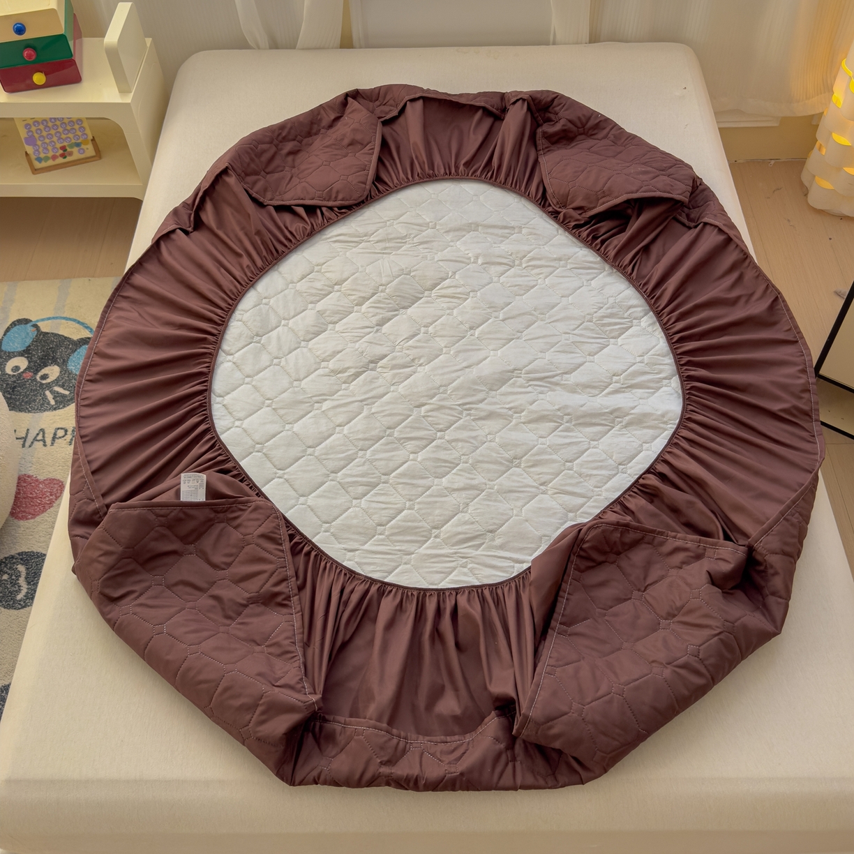 91家纺网 家纺一手货源 找家纺 慕克斯  2025新款原棉大豆抗菌夹棉防水床笠床垫保护罩-四季跑量款 深咖