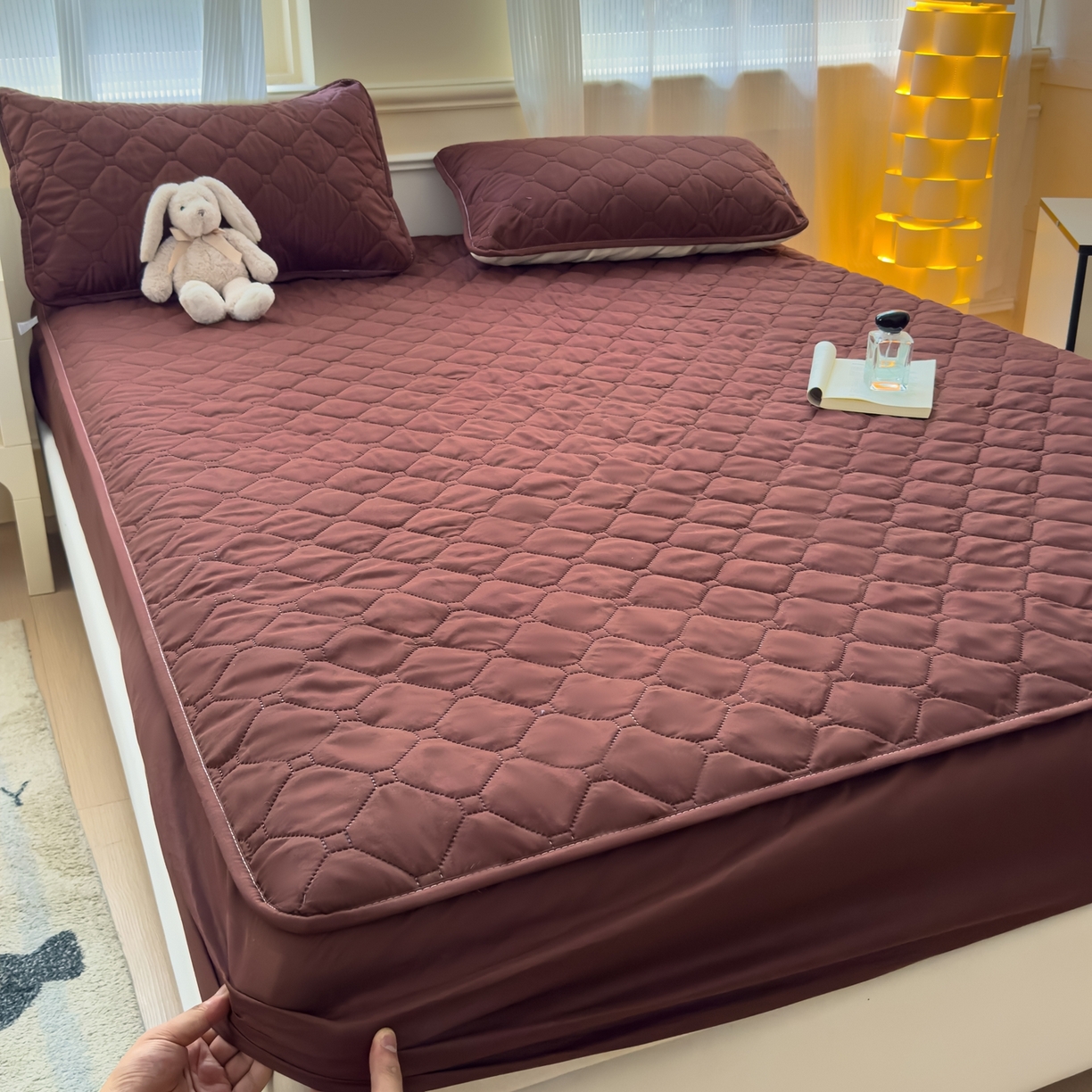 91家纺网 家纺一手货源 找家纺 慕克斯  2025新款原棉大豆抗菌夹棉防水床笠床垫保护罩-四季跑量款 深咖