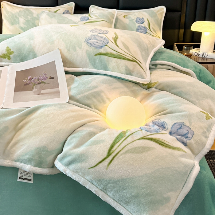 91家纺网 家纺一手货源 找家纺 诺梵2025新款牛8斤奶绒印花包边四件套 馥郁花开-绿