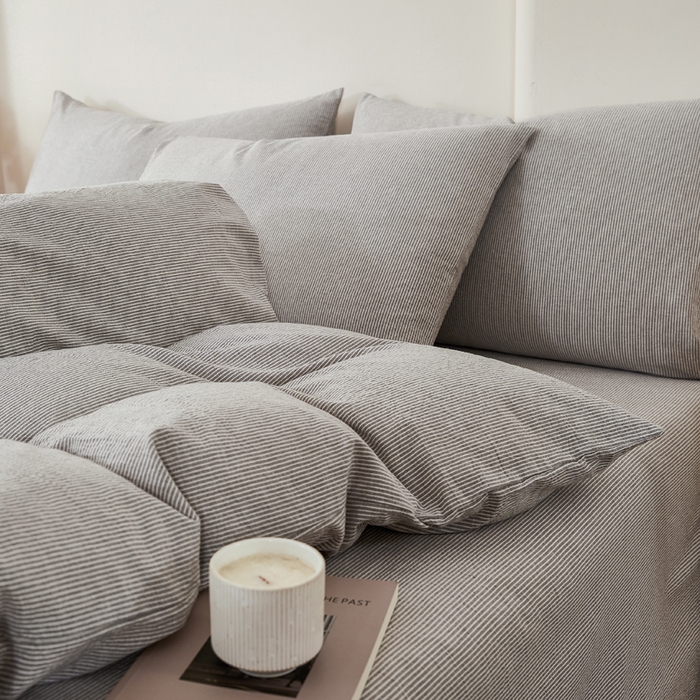 91家纺网 家纺一手货源 找家纺 润肤居 2025新款全棉色织水洗棉系列四件套 细条纹-灰