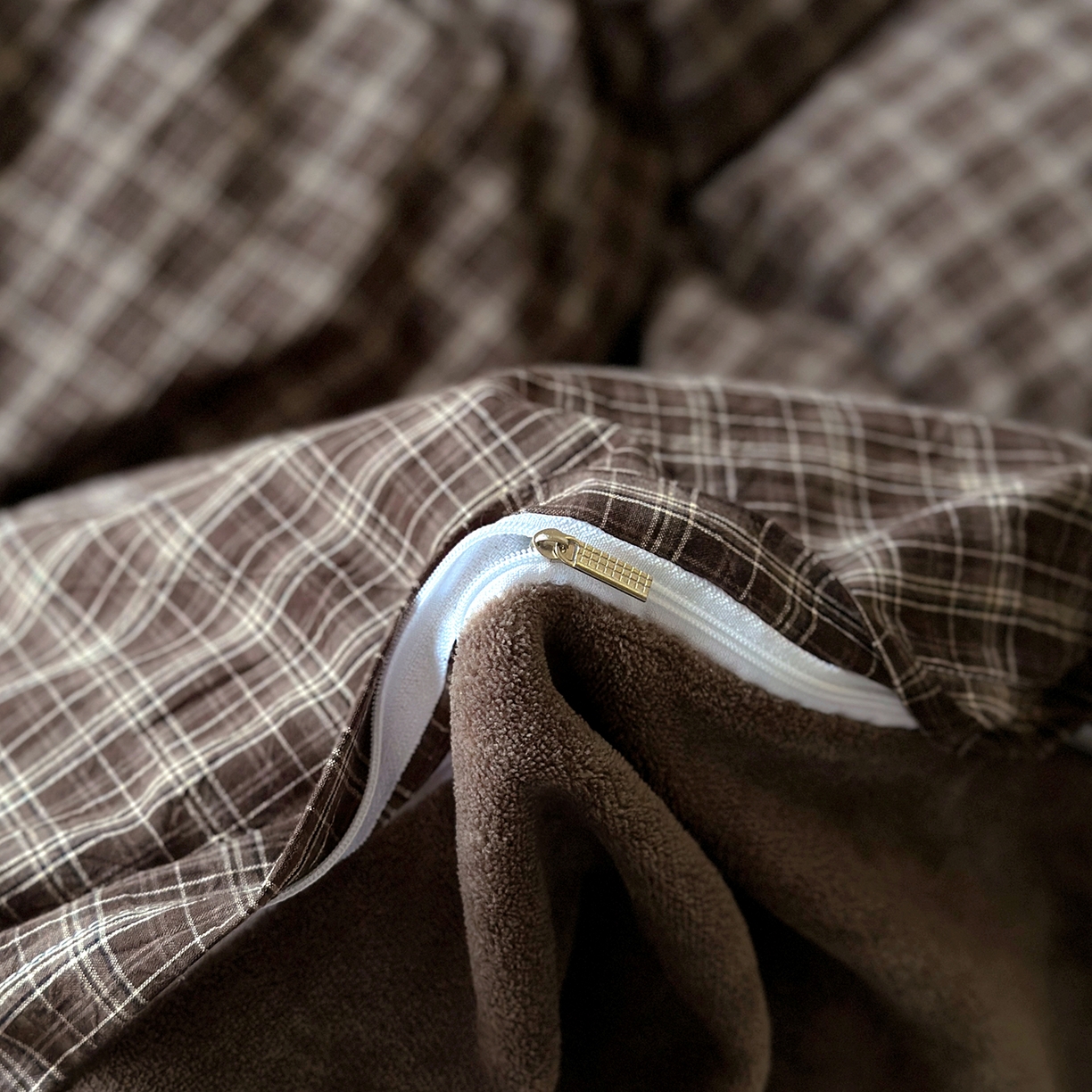 91家纺网 家纺一手货源 找家纺 （总）花漾家居 2025新款无印风格条全棉纯棉色织水洗棉拼牛奶绒套件学生宿舍被套三件套四件套