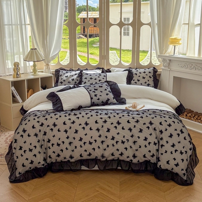 91家纺网 家纺一手货源 找家纺 （总）韩秀家纺 2025新款高端奢华法式加厚牛奶绒床裙四件套蝴蝶蕾丝花边高克重珊瑚绒夹棉床盖床笠