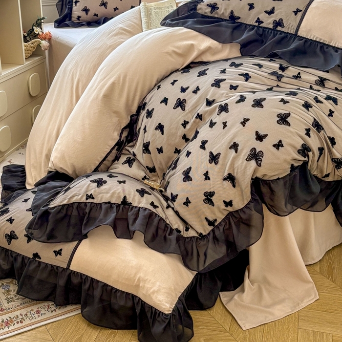 91家纺网 家纺一手货源 找家纺 （总）韩秀家纺 2025新款高端奢华法式加厚牛奶绒床裙四件套蝴蝶蕾丝花边高克重珊瑚绒夹棉床盖床笠