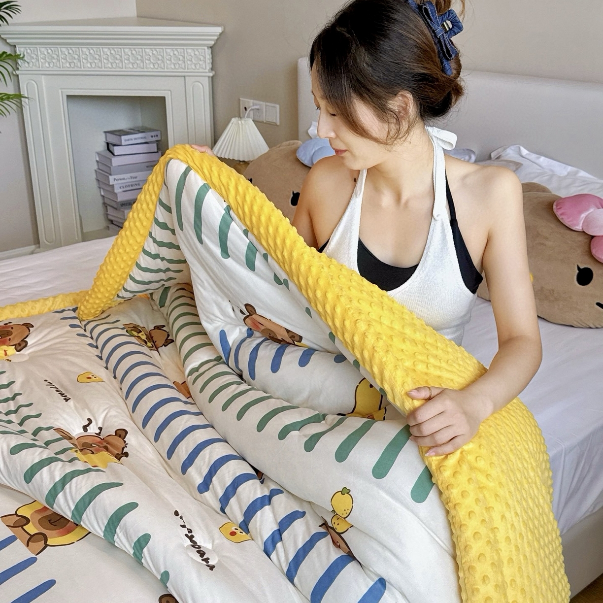 91家纺网 家纺一手货源 找家纺 兜米家居 2025新品秋冬母婴针织豆豆绒被纯手工包边卡通立体豆豆绒保暖被子被芯 巴拉小熊