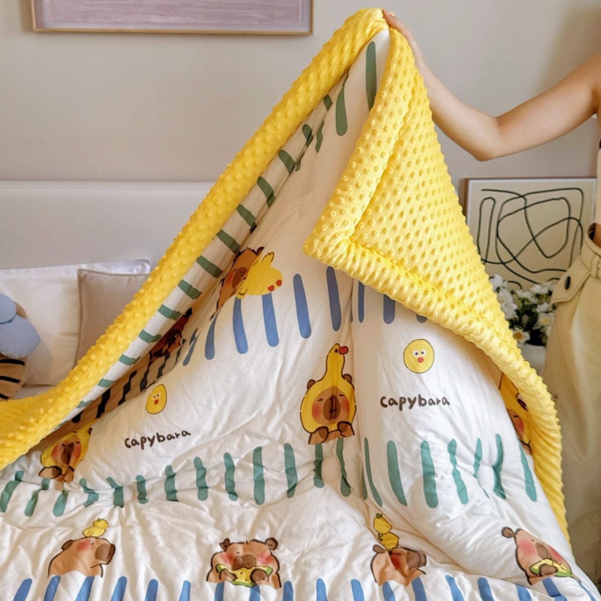 91家纺网 家纺一手货源 找家纺 兜米家居 2025新品秋冬母婴针织豆豆绒被纯手工包边卡通立体豆豆绒保暖被子被芯 巴拉小熊