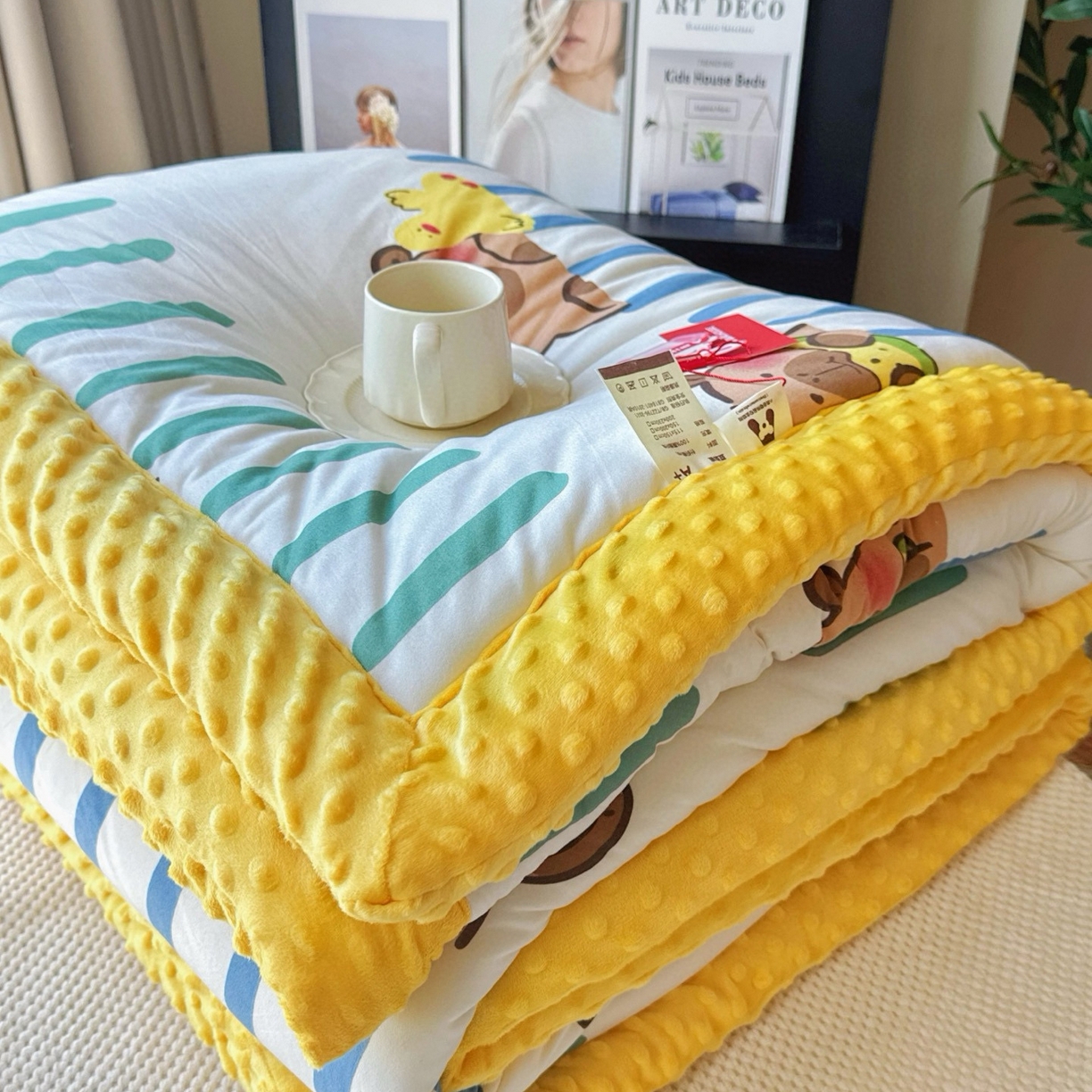 91家纺网 家纺一手货源 找家纺 兜米家居 2025新品秋冬母婴针织豆豆绒被纯手工包边卡通立体豆豆绒保暖被子被芯 巴拉小熊