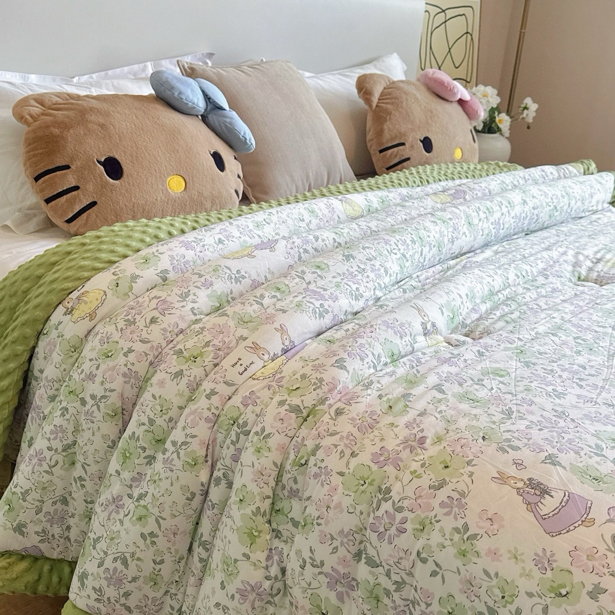 91家纺网 家纺一手货源 找家纺 兜米家居 2025新品秋冬母婴针织豆豆绒被纯手工包边卡通立体豆豆绒保暖被子被芯 花花兔