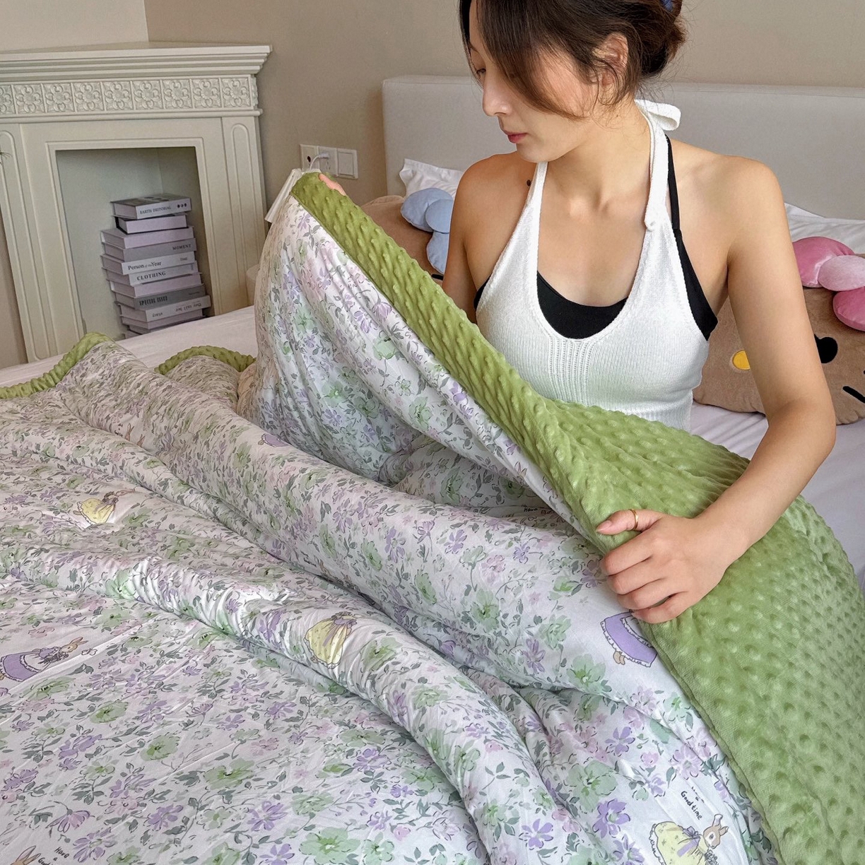 91家纺网 家纺一手货源 找家纺 兜米家居 2025新品秋冬母婴针织豆豆绒被纯手工包边卡通立体豆豆绒保暖被子被芯 花花兔