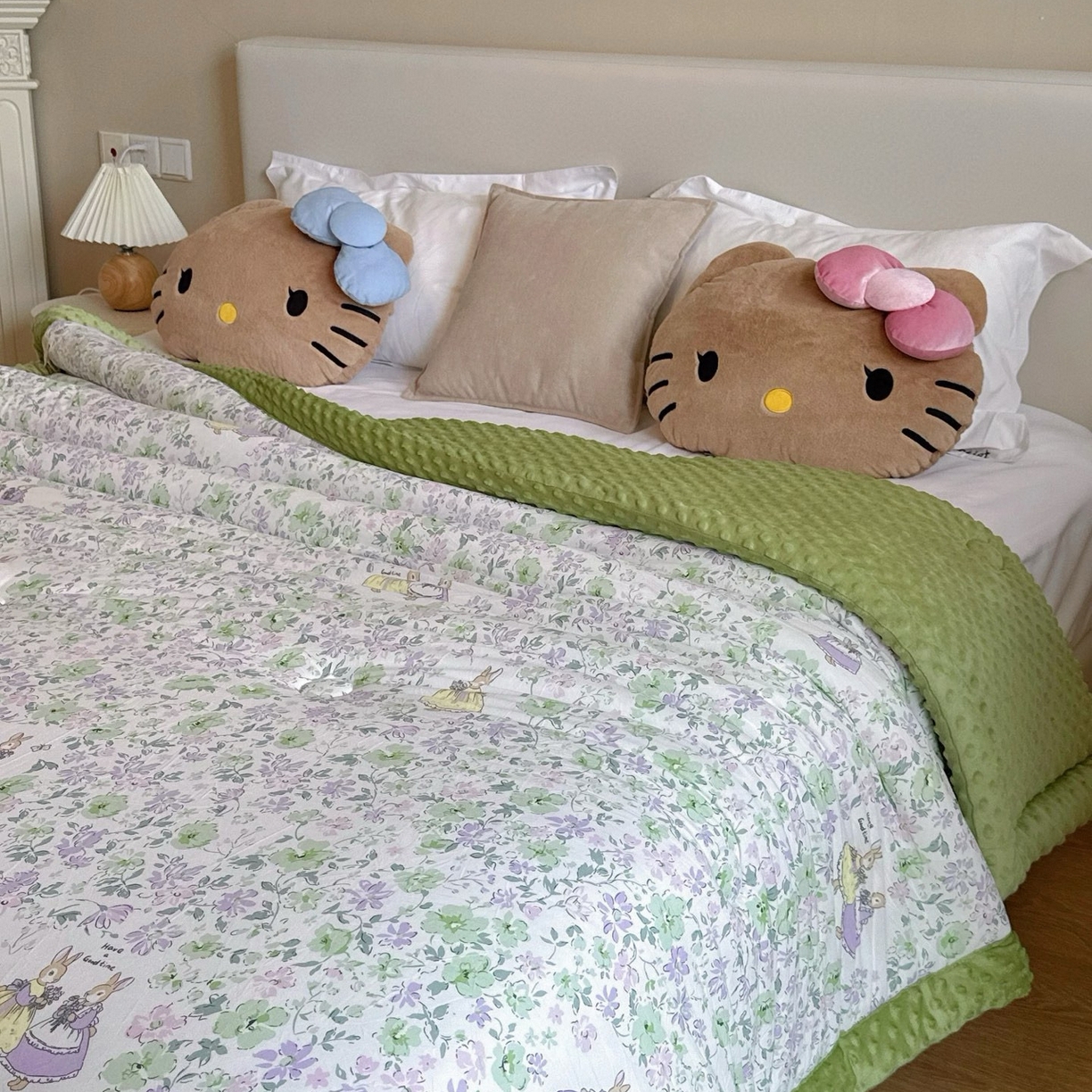 91家纺网 家纺一手货源 找家纺 兜米家居 2025新品秋冬母婴针织豆豆绒被纯手工包边卡通立体豆豆绒保暖被子被芯 花花兔