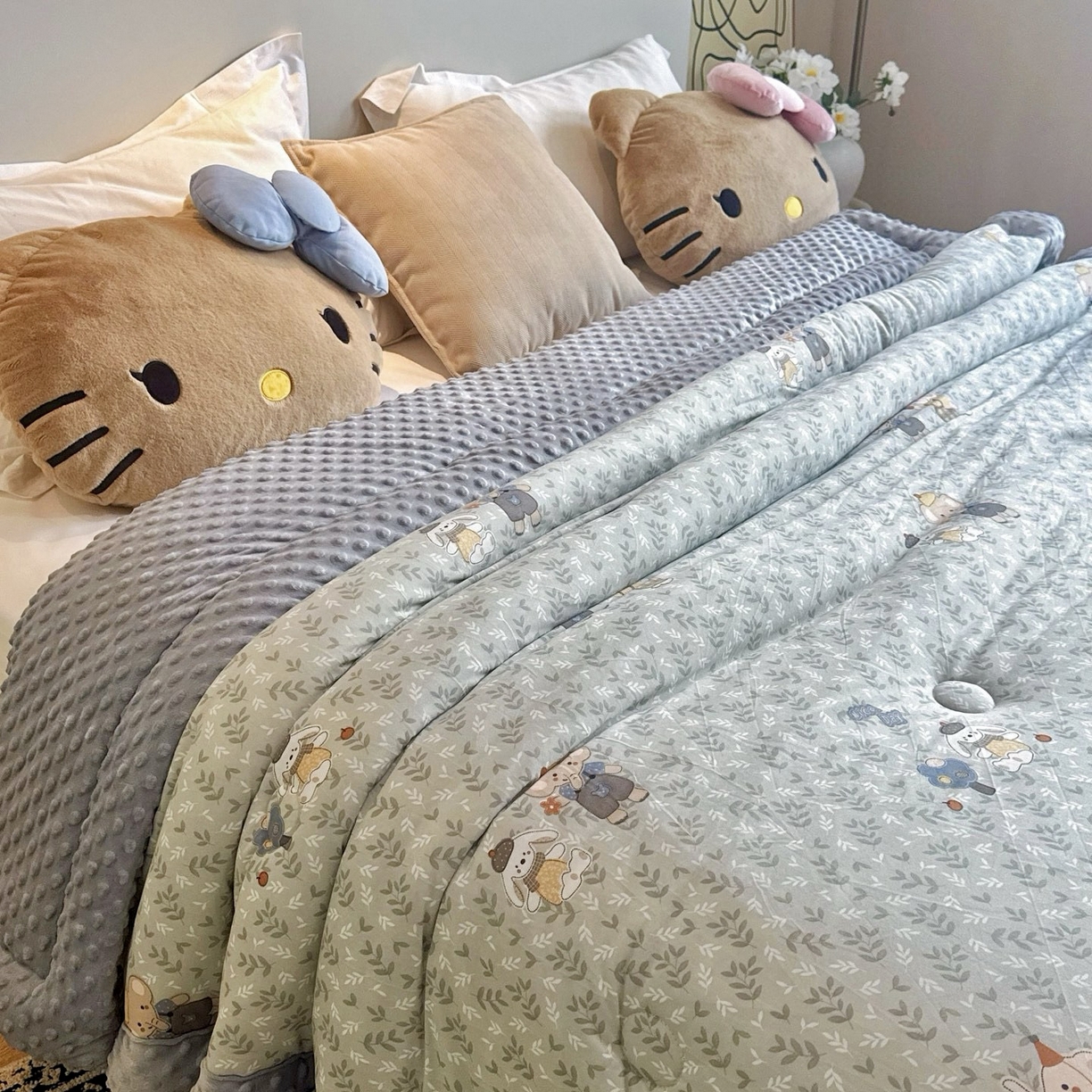 91家纺网 家纺一手货源 找家纺 兜米家居 2025新品秋冬母婴针织豆豆绒被纯手工包边卡通立体豆豆绒保暖被子被芯 花小象