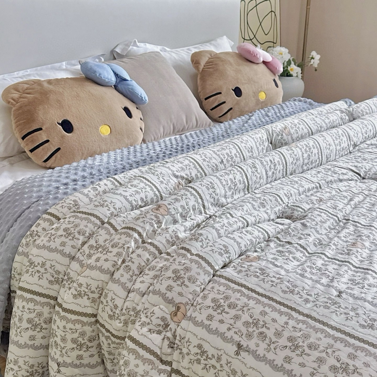 91家纺网 家纺一手货源 找家纺 兜米家居 2025新品秋冬母婴针织豆豆绒被纯手工包边卡通立体豆豆绒保暖被子被芯 幻境