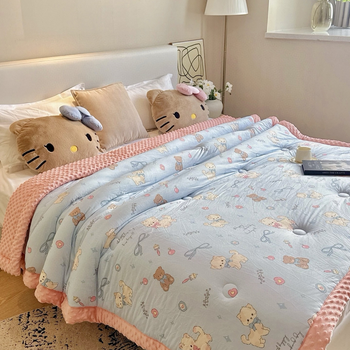 91家纺网 家纺一手货源 找家纺 兜米家居 2025新品秋冬母婴针织豆豆绒被纯手工包边卡通立体豆豆绒保暖被子被芯 喵喵