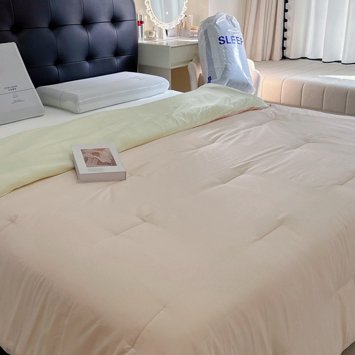 91家纺网 家纺一手货源 找家纺 兜米家居 2025新款某朵酒店同款秋冬保暖深睡控温被芯一体绗缝（不可拆卸） 温馨粉