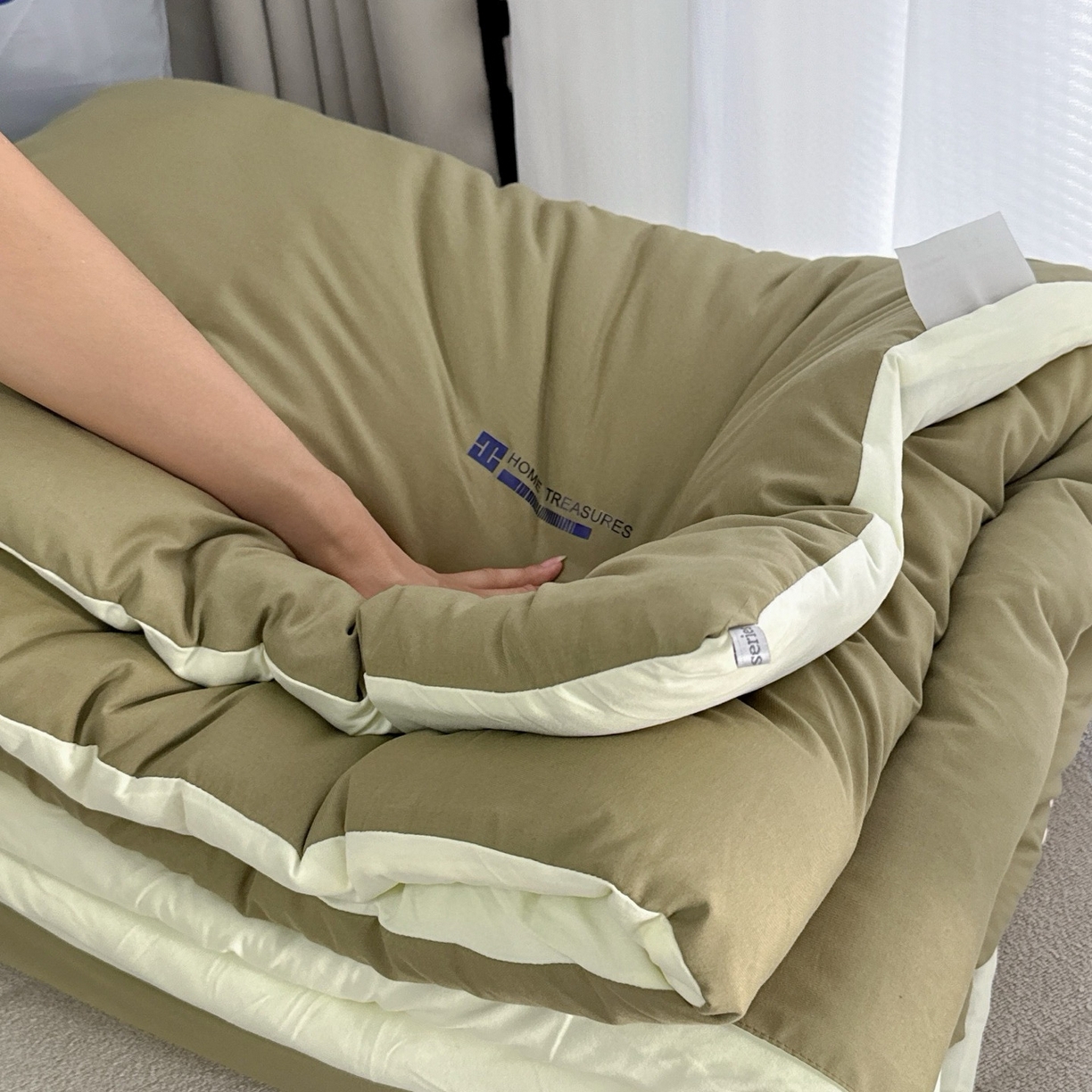 91家纺网 家纺一手货源 找家纺 兜米家居 2025新款某朵酒店同款秋冬保暖深睡控温被芯一体绗缝（不可拆卸） 军绿色