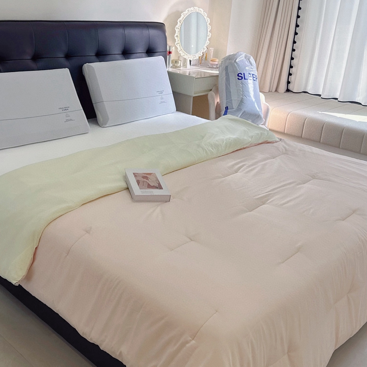 91家纺网 家纺一手货源 找家纺 兜米家居 2025新款某朵酒店同款秋冬保暖深睡控温被芯一体绗缝（不可拆卸） 温馨粉