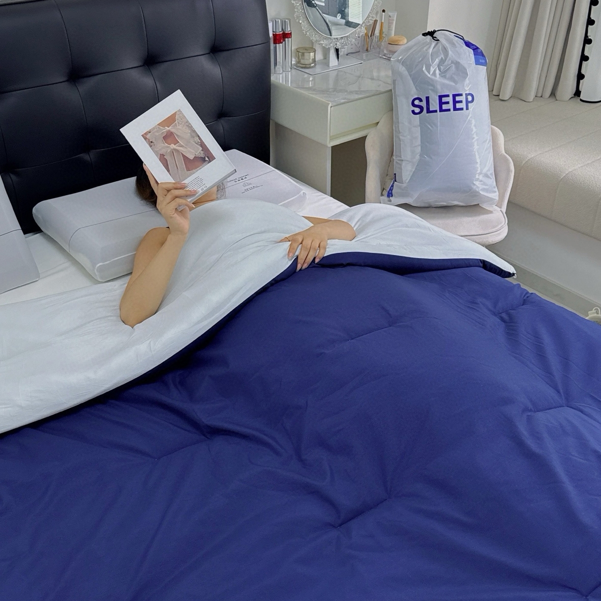 91家纺网 家纺一手货源 找家纺 兜米家居 2025新款某朵酒店同款秋冬保暖深睡控温被芯一体绗缝（不可拆卸） 深邃蓝