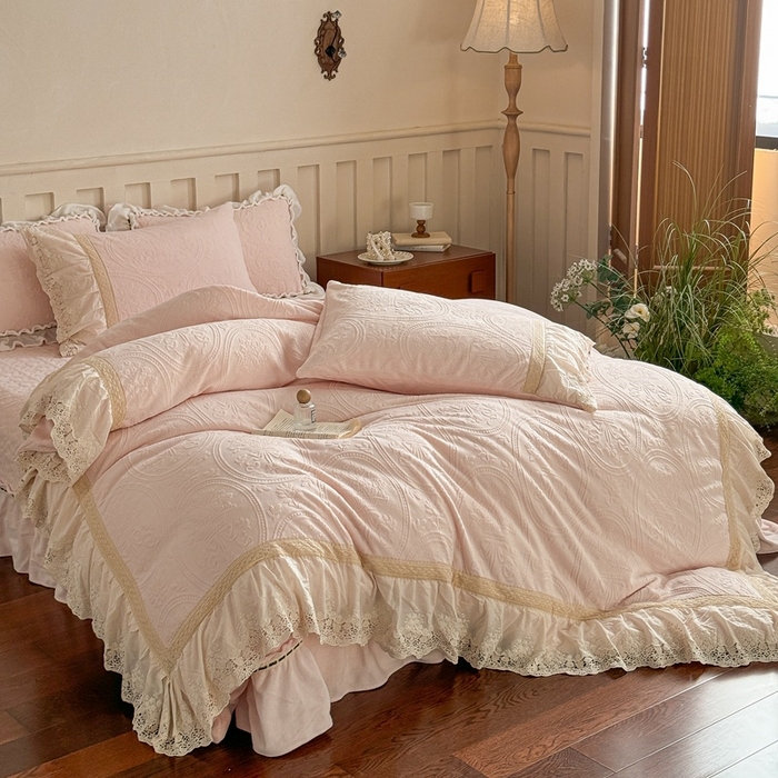 91家纺网 家纺一手货源 找家纺 （总）花香四季家纺 2025新款雕花绒牛奶绒夹棉床盖款四件套系列-浪漫情缘