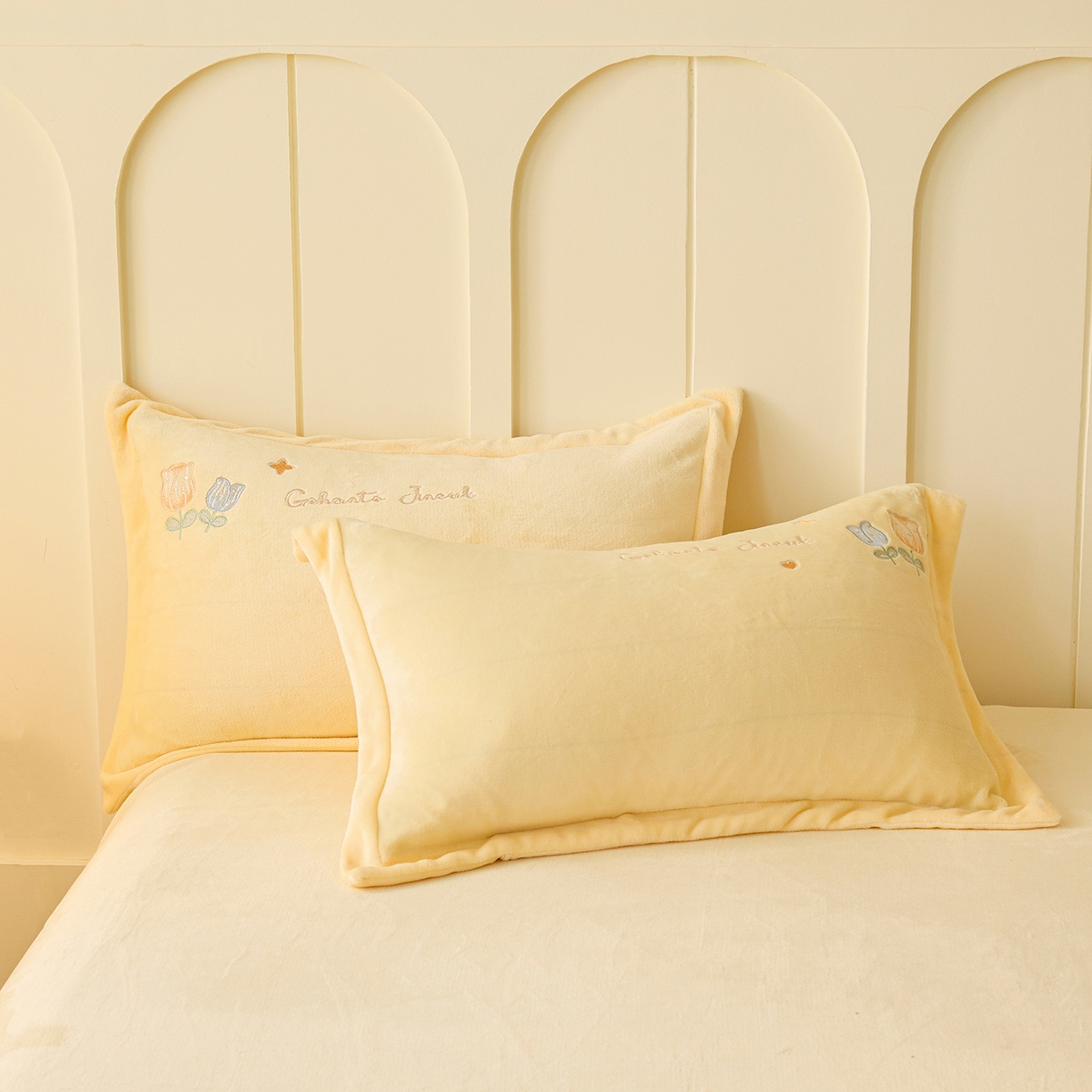 91家纺网 家纺一手货源 找家纺 合欢（原天一阁） 2025新款A类高克重全消光韩版牛奶绒刺绣四件套-郁金香 郁金香-奶油黄