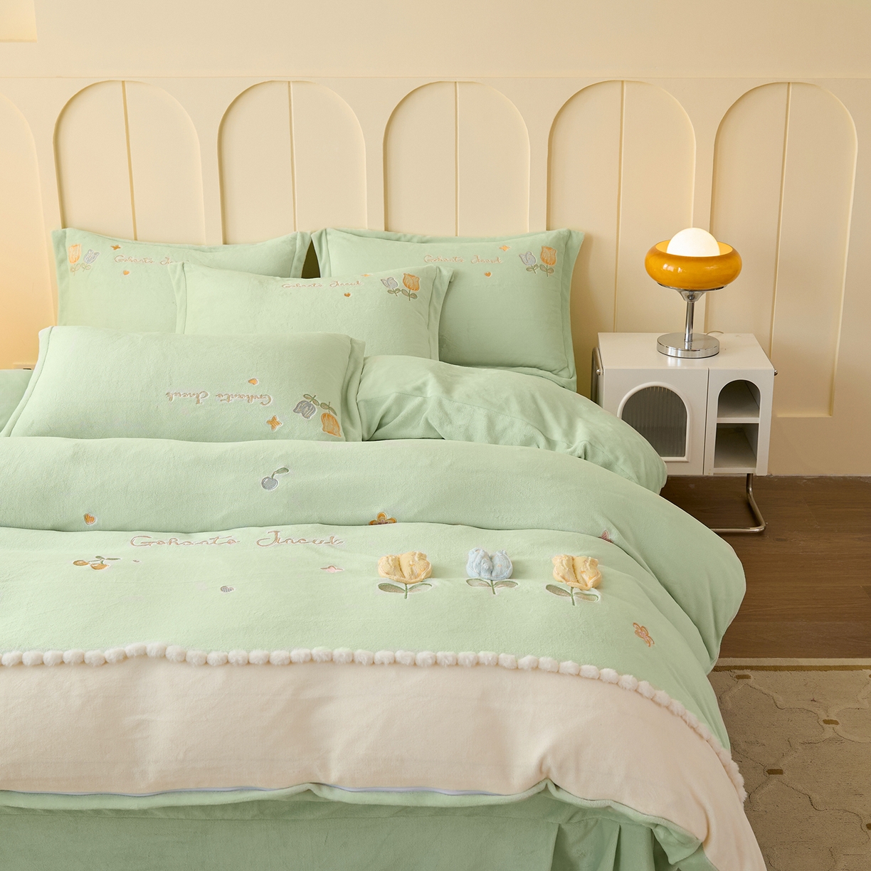 91家纺网 家纺一手货源 找家纺 合欢（原天一阁） 2025新款A类高克重全消光韩版牛奶绒刺绣四件套-郁金香 郁金香-嫩绿