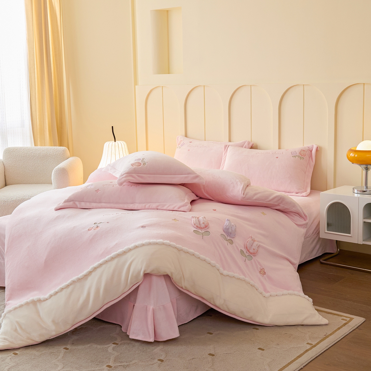 91家纺网 家纺一手货源 找家纺 合欢（原天一阁） 2025新款A类高克重全消光韩版牛奶绒刺绣四件套-郁金香 郁金香-浅粉