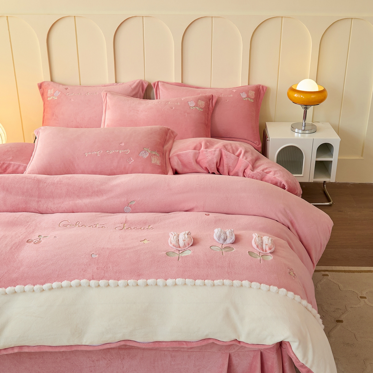 91家纺网 家纺一手货源 找家纺 合欢（原天一阁） 2025新款A类高克重全消光韩版牛奶绒刺绣四件套-郁金香 郁金香-豆沙