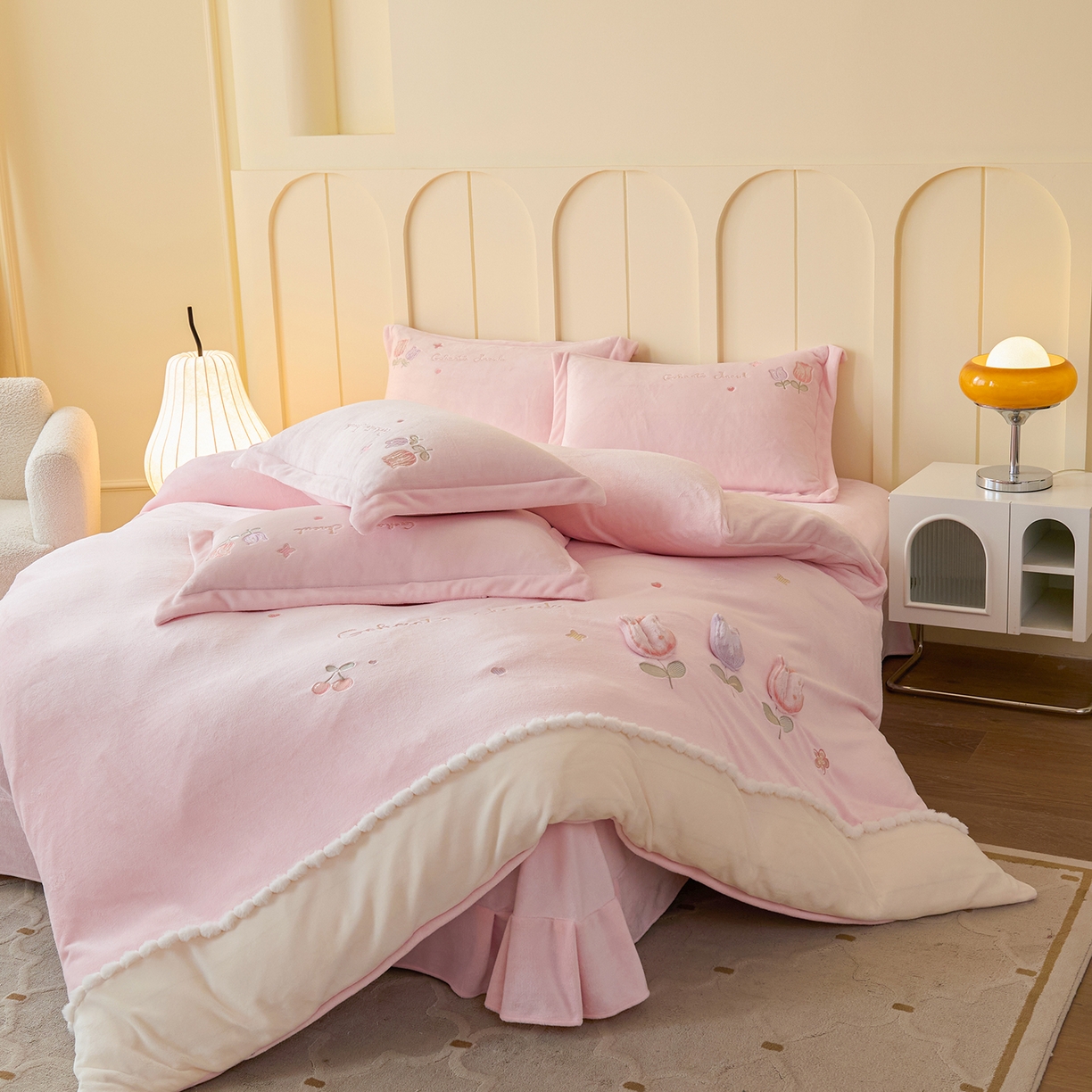 91家纺网 家纺一手货源 找家纺 合欢（原天一阁） 2025新款A类高克重全消光韩版牛奶绒刺绣四件套-郁金香 郁金香-浅粉