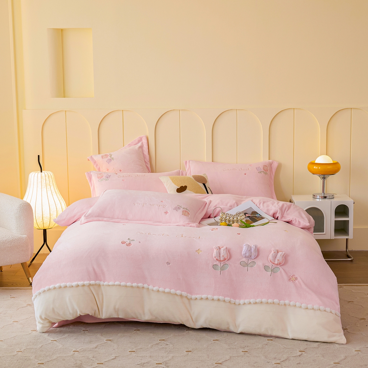 91家纺网 家纺一手货源 找家纺 合欢（原天一阁） 2025新款A类高克重全消光韩版牛奶绒刺绣四件套-郁金香 郁金香-浅粉