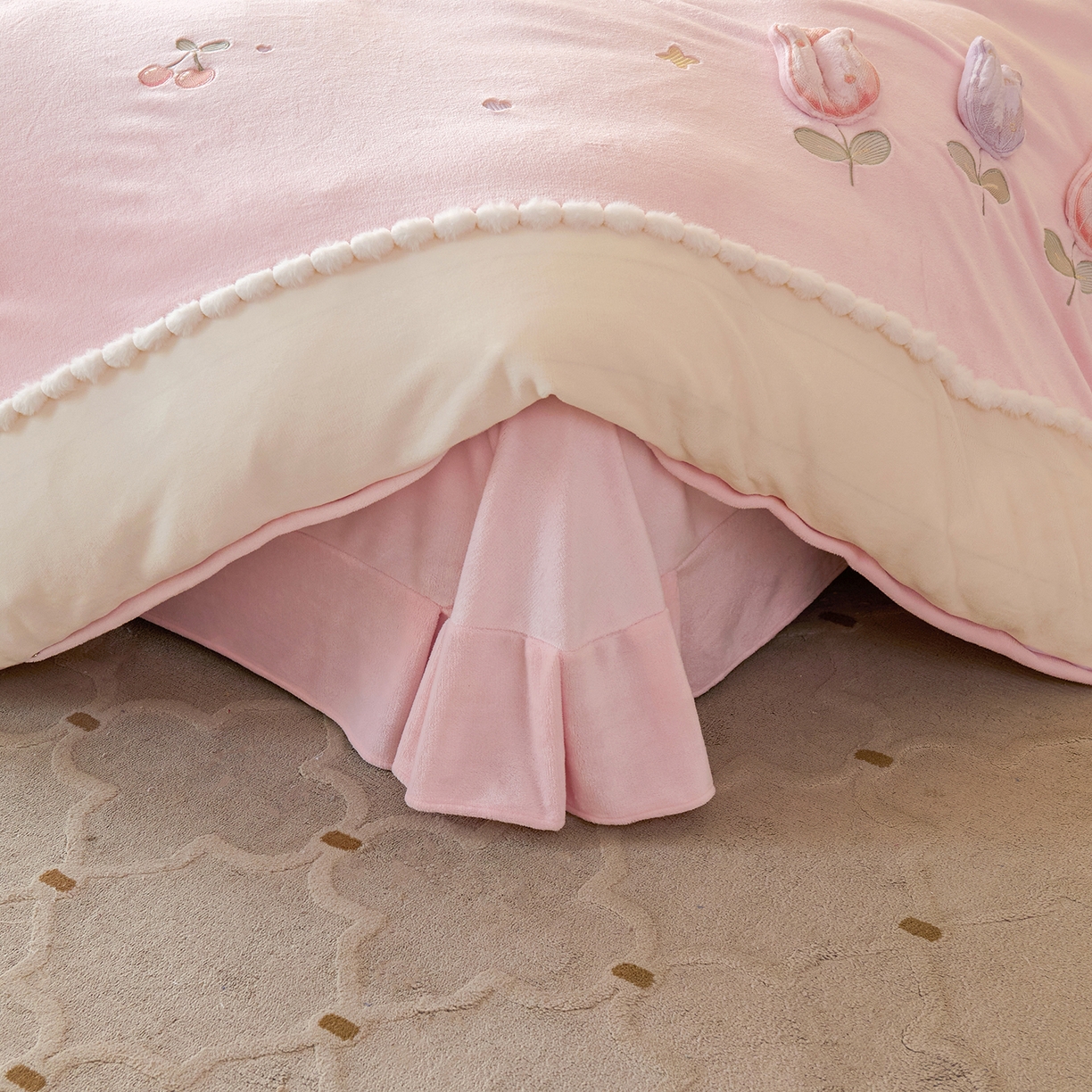 91家纺网 家纺一手货源 找家纺 合欢（原天一阁） 2025新款A类高克重全消光韩版牛奶绒刺绣四件套-郁金香 郁金香-浅粉