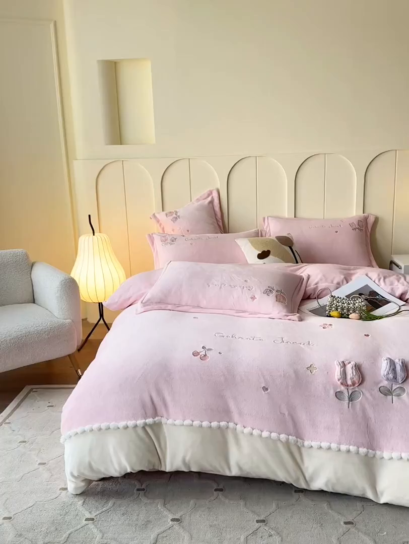 91家纺网 家纺一手货源 找家纺 合欢（原天一阁） 2025新款A类高克重全消光韩版牛奶绒刺绣四件套-郁金香 郁金香-浅粉