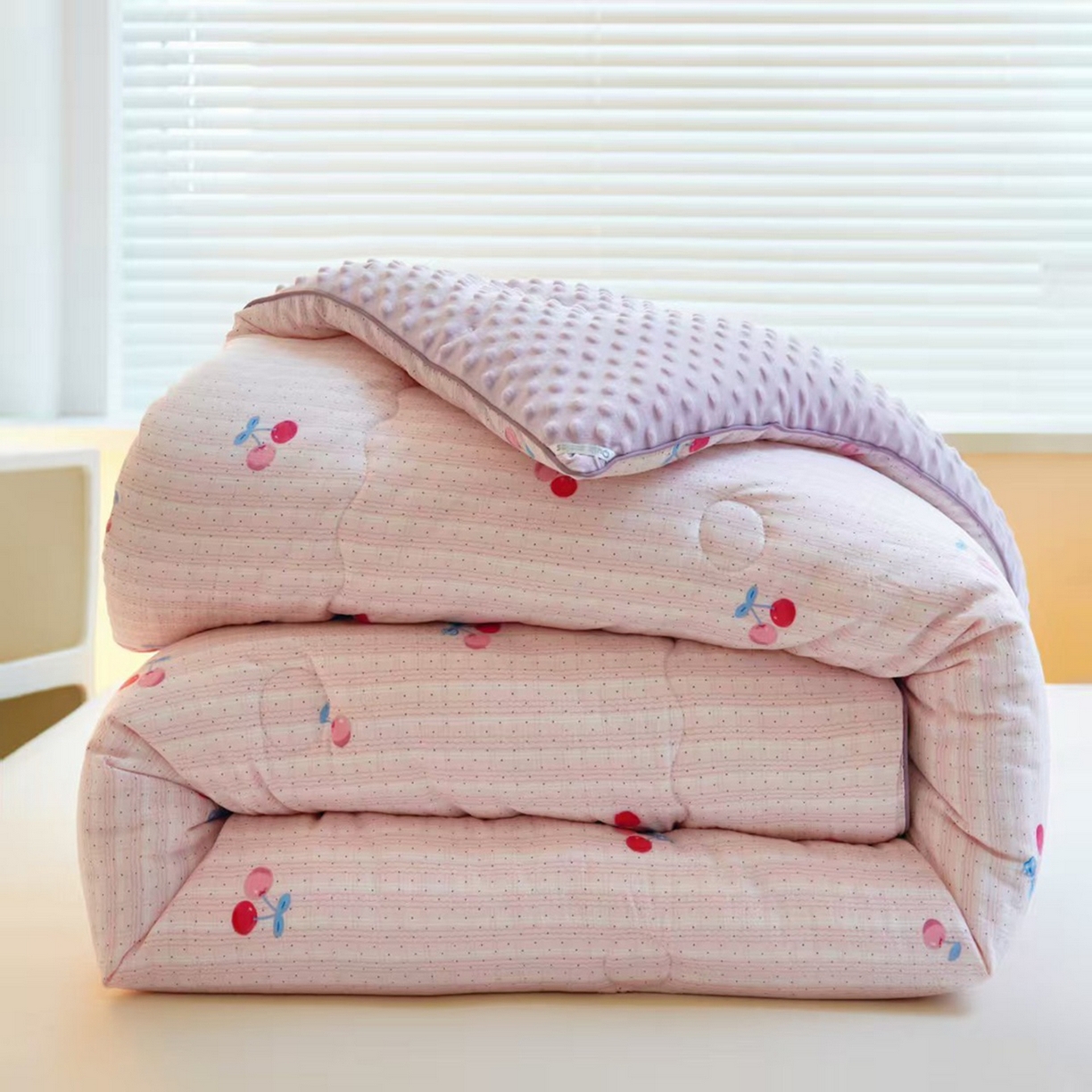 91家纺网 家纺一手货源 找家纺 （总）玖琳家纺 2025新款特价双层纱豆豆被全尺寸