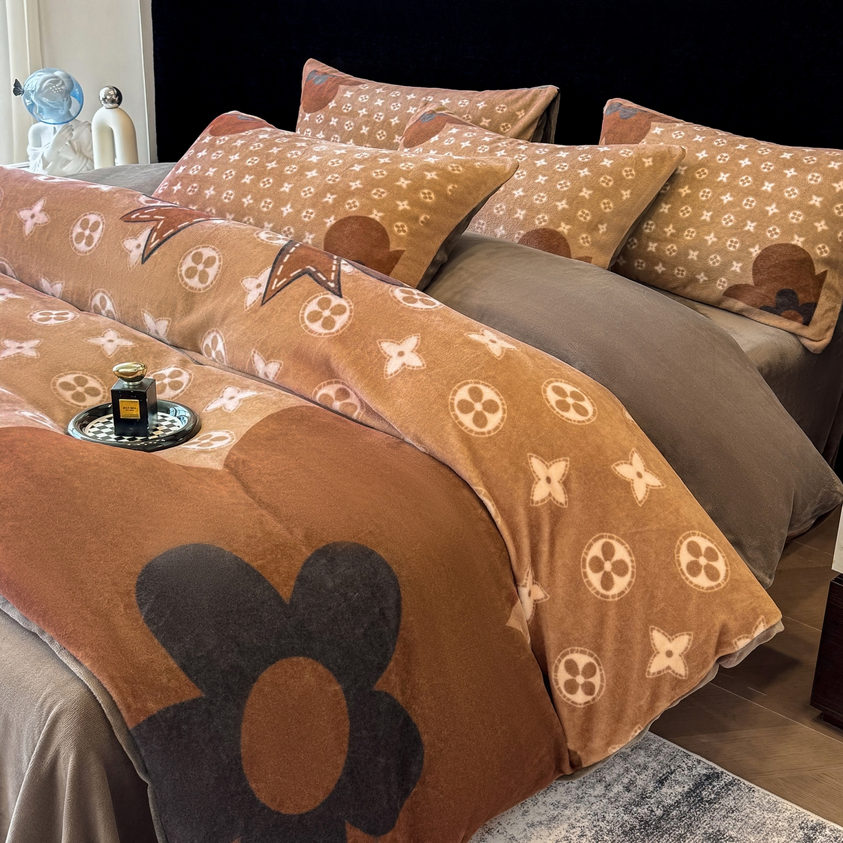 91家纺网 家纺一手货源 找家纺 （总）奥汀洛家纺 2025新款数码印花獭兔绒牛奶绒加厚四件套