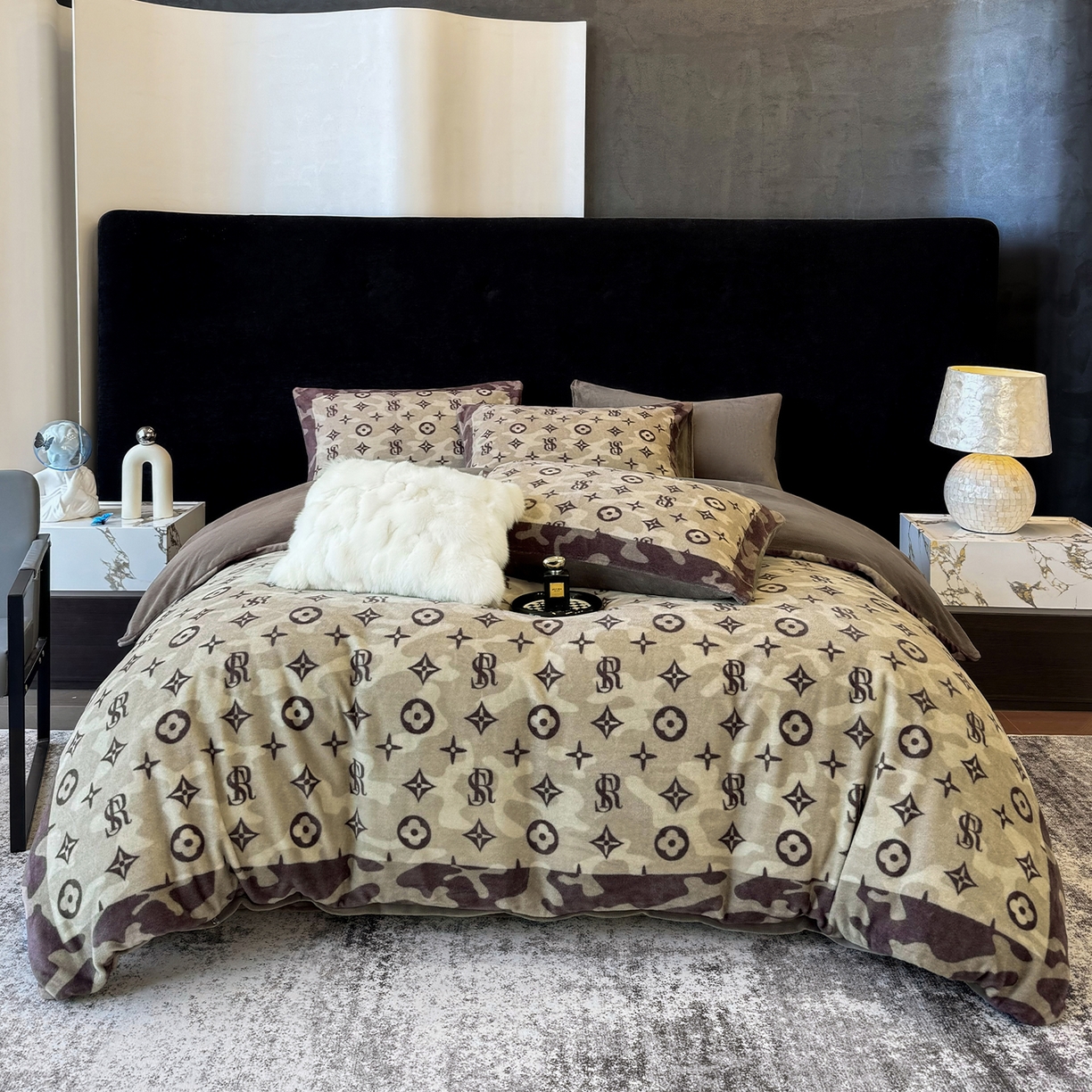 91家纺网 家纺一手货源 找家纺 （总）奥汀洛家纺 2025新款数码印花獭兔绒牛奶绒加厚四件套