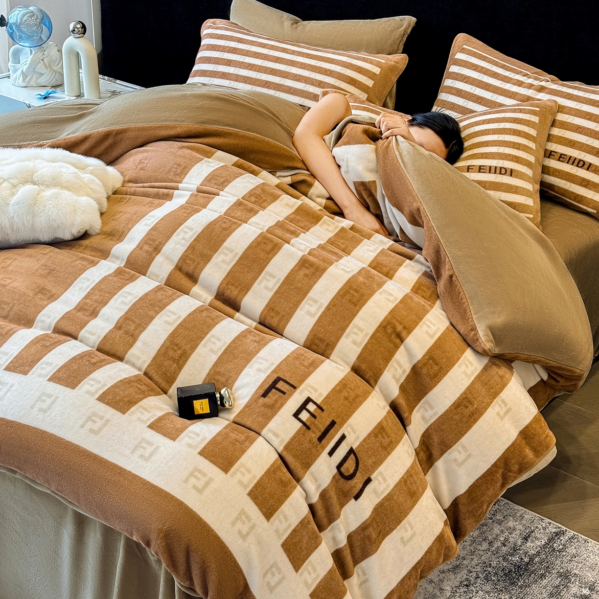 91家纺网 家纺一手货源 找家纺 奥汀洛家纺 2025新款数码印花獭兔绒牛奶绒加厚四件套 威廉