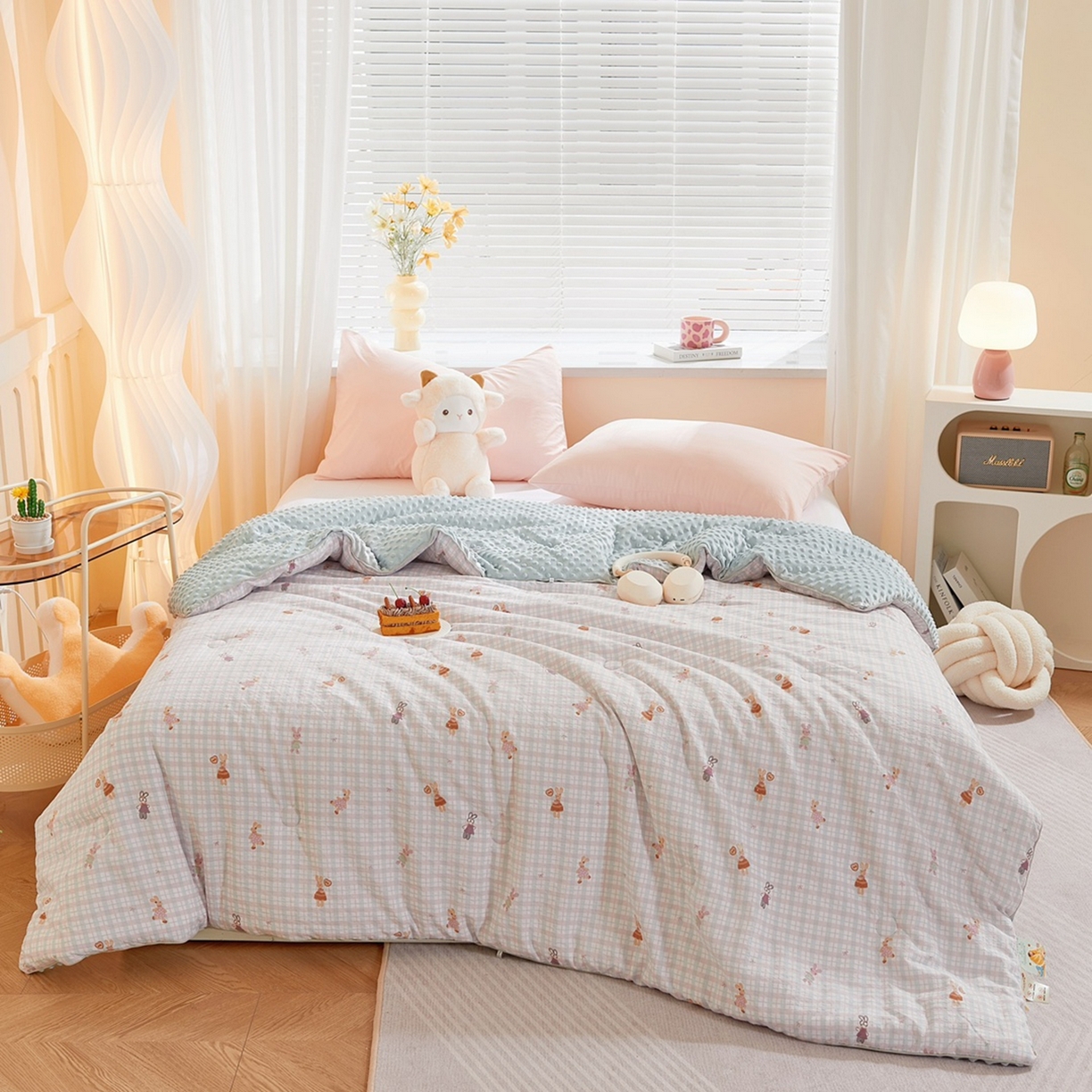 91家纺网 家纺一手货源 找家纺 玖琳家纺 2025新款特价双层纱豆豆被全尺寸 格兔入画