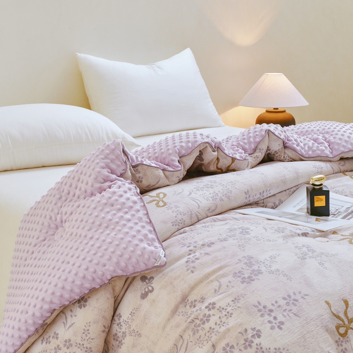 91家纺网 家纺一手货源 找家纺 玖琳家纺 2025新款特价双层纱豆豆被全尺寸 花姿豆沙