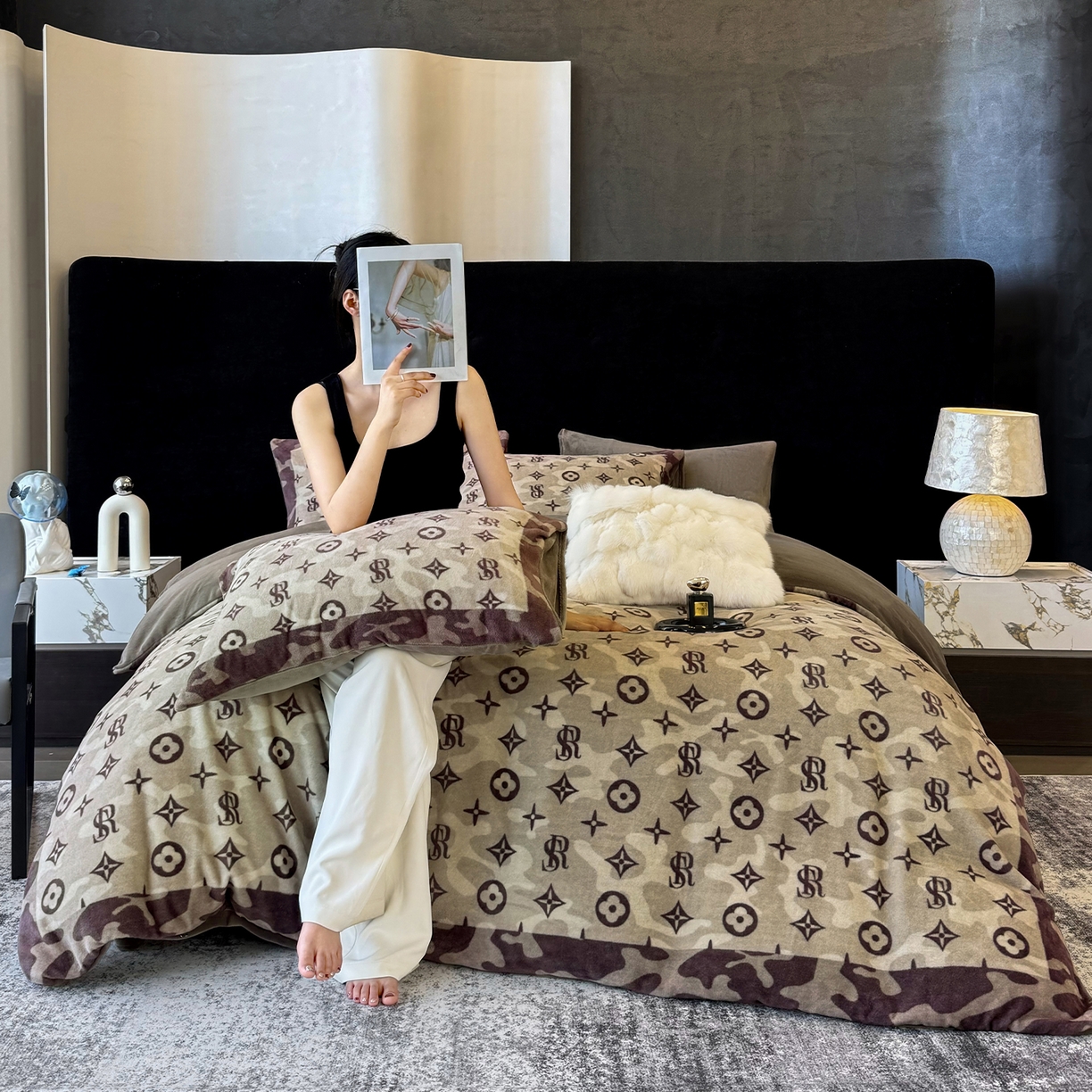 91家纺网 家纺一手货源 找家纺 奥汀洛家纺 2025新款数码印花獭兔绒牛奶绒加厚四件套 星尚