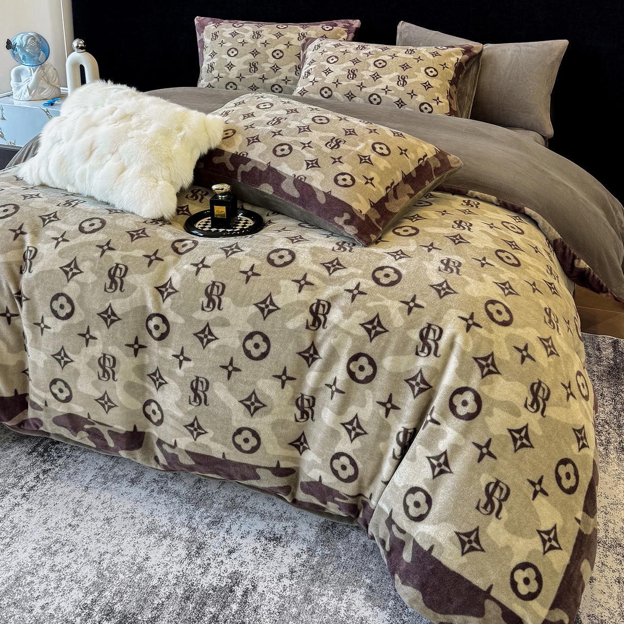 91家纺网 家纺一手货源 找家纺 奥汀洛家纺 2025新款数码印花獭兔绒牛奶绒加厚四件套 星尚