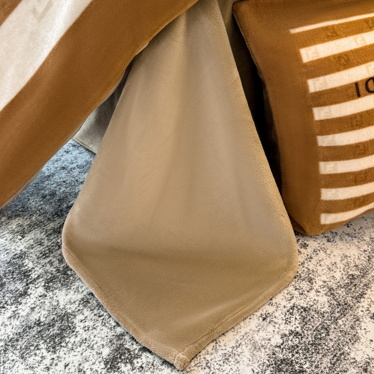 91家纺网 家纺一手货源 找家纺 奥汀洛家纺 2025新款数码印花獭兔绒牛奶绒加厚四件套 威廉