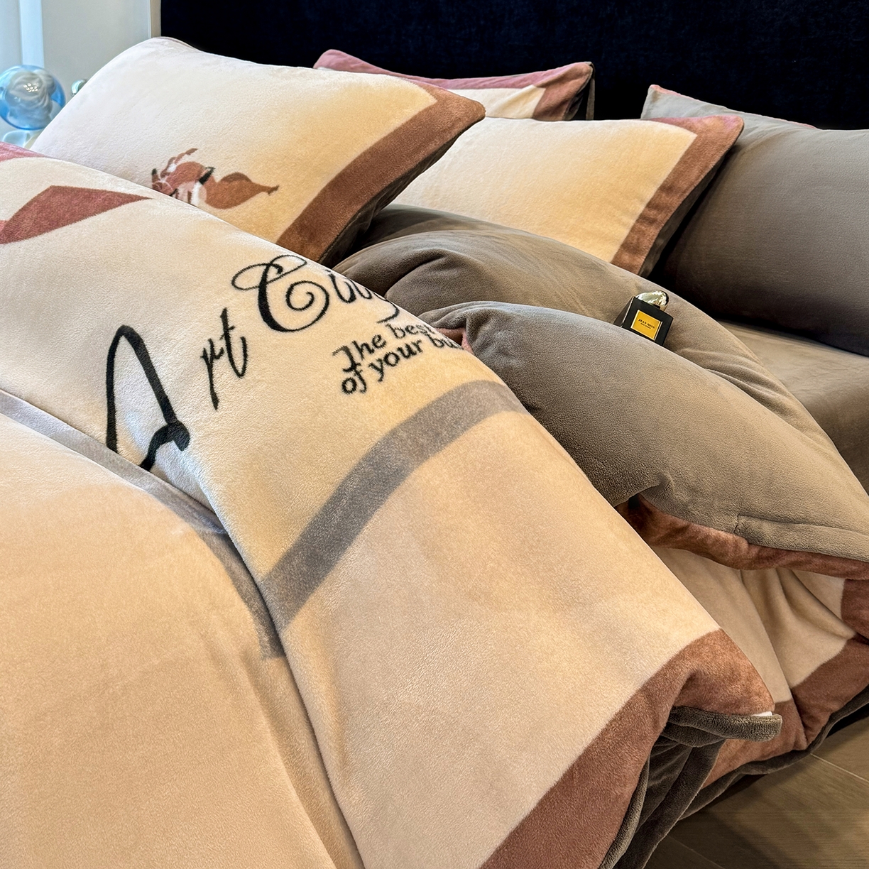 91家纺网 家纺一手货源 找家纺 奥汀洛家纺 2025新款数码印花獭兔绒牛奶绒加厚四件套 罗马