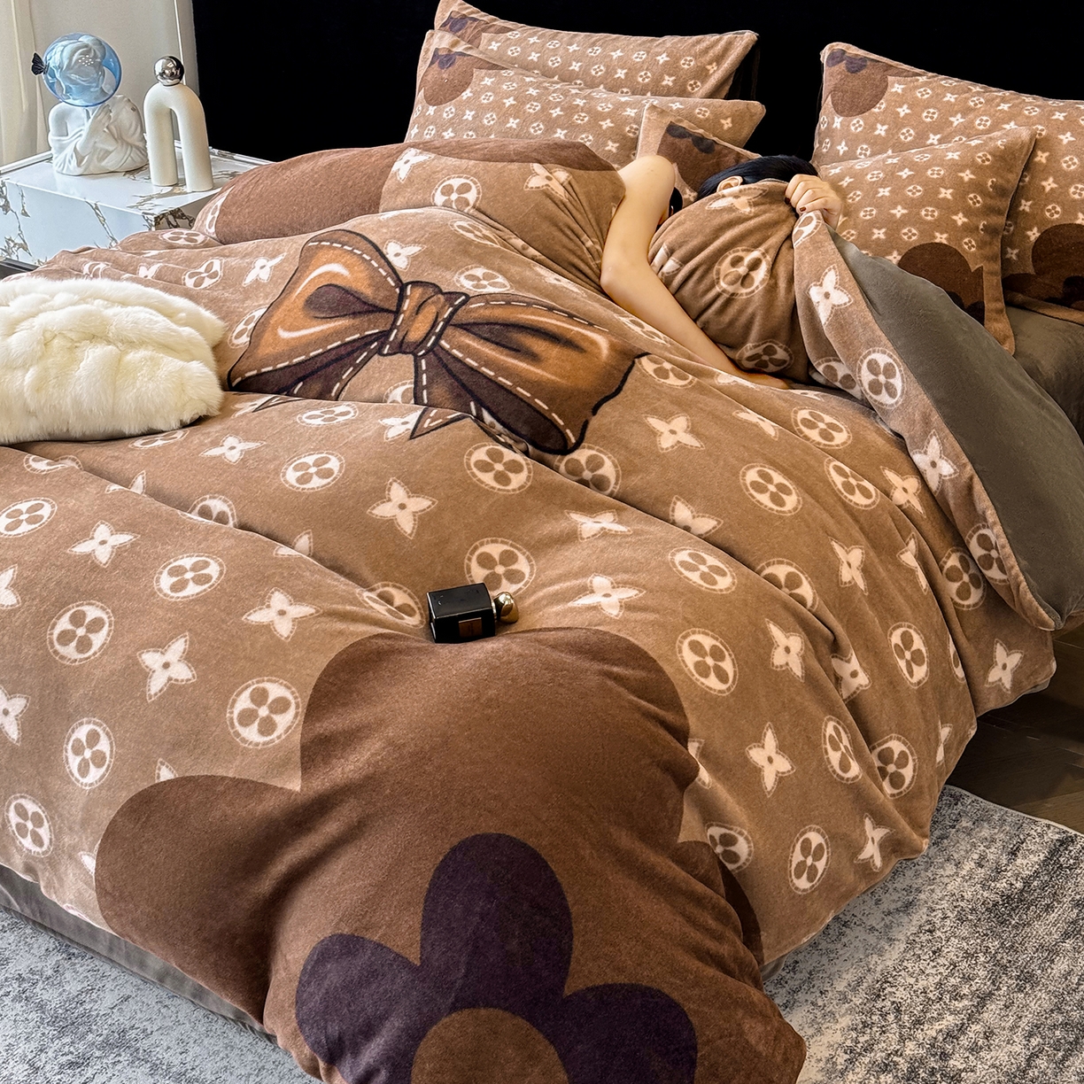 91家纺网 家纺一手货源 找家纺 奥汀洛家纺 2025新款数码印花獭兔绒牛奶绒加厚四件套 蝶恋花