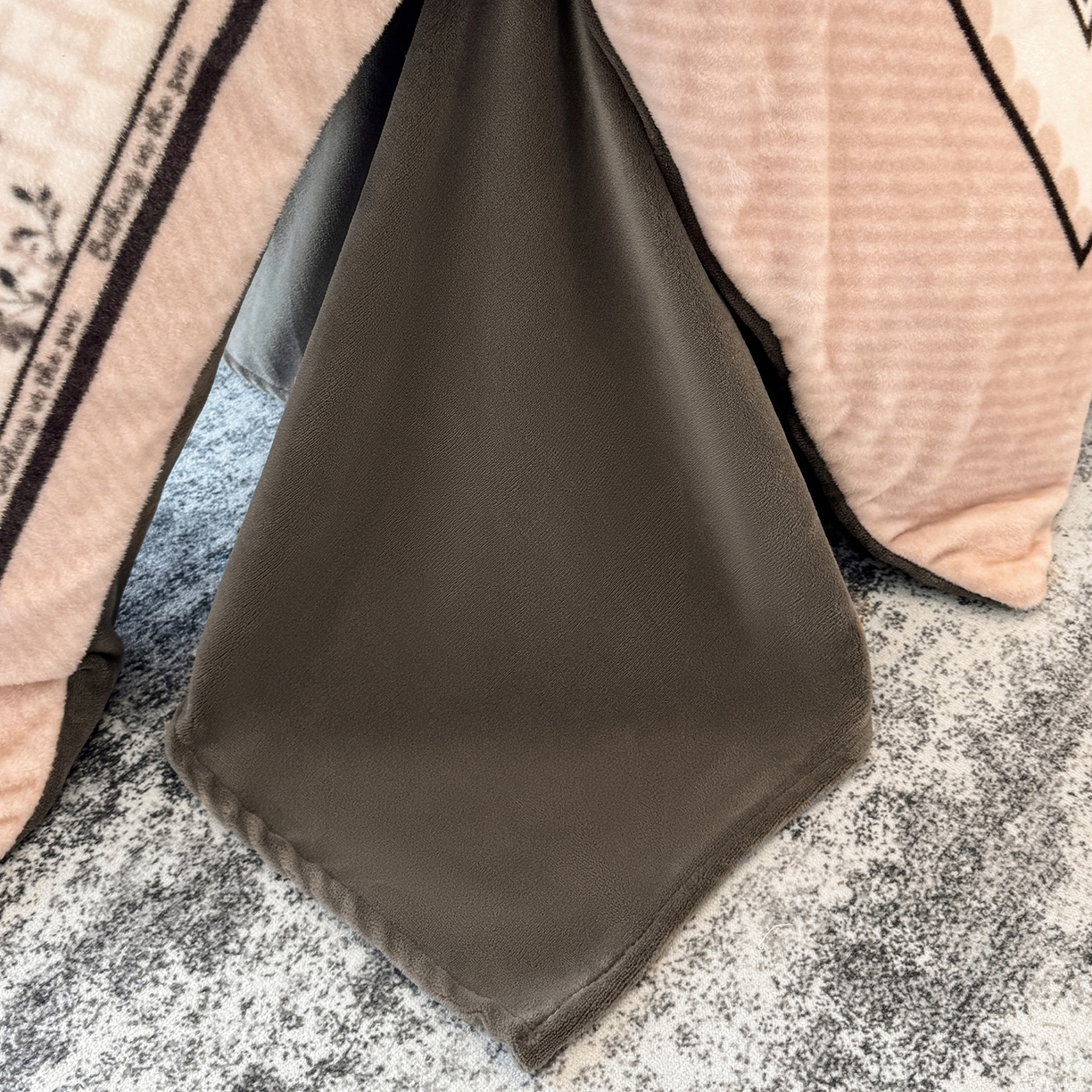 91家纺网 家纺一手货源 找家纺 奥汀洛家纺 2025新款数码印花獭兔绒牛奶绒加厚四件套 古韵