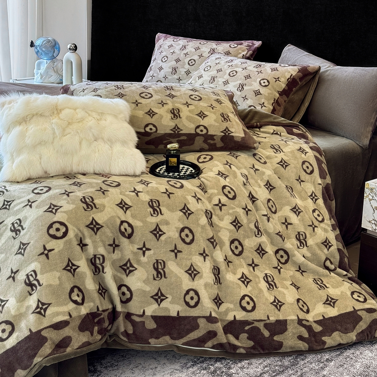 91家纺网 家纺一手货源 找家纺 奥汀洛家纺 2025新款数码印花獭兔绒牛奶绒加厚四件套 星尚