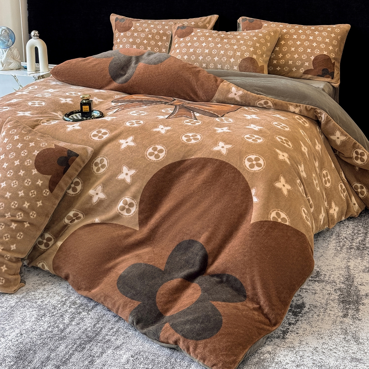 91家纺网 家纺一手货源 找家纺 奥汀洛家纺 2025新款数码印花獭兔绒牛奶绒加厚四件套 蝶恋花