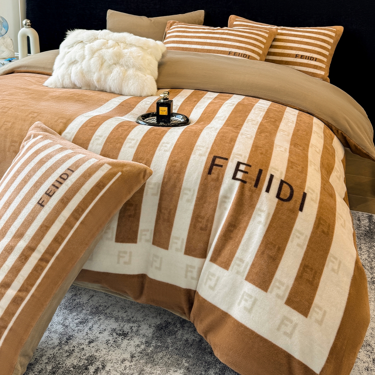 91家纺网 家纺一手货源 找家纺 奥汀洛家纺 2025新款数码印花獭兔绒牛奶绒加厚四件套 威廉