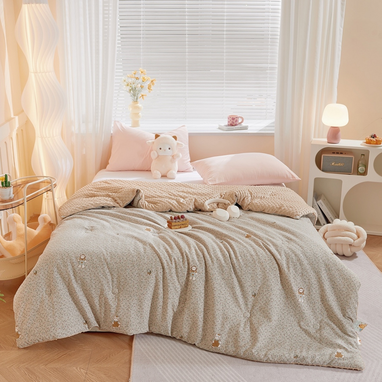 91家纺网 家纺一手货源 找家纺 玖琳家纺 2025新款特价双层纱豆豆被全尺寸 原宿小熊