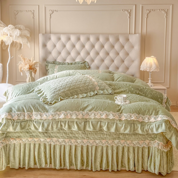 91家纺网 家纺一手货源 找家纺 瑞宝 2025新款雕花牛奶绒花边夹棉床盖四件套-云梦 云梦-清新绿