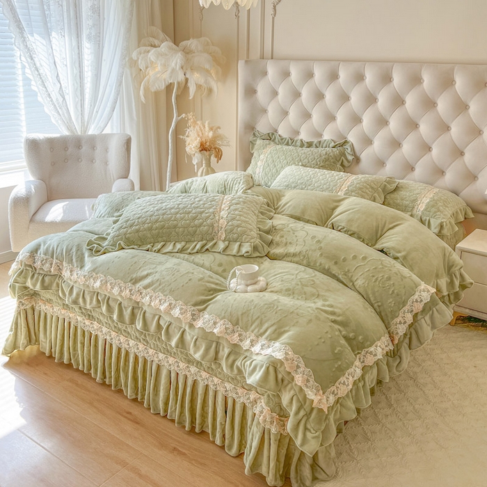 91家纺网 家纺一手货源 找家纺 瑞宝 2025新款雕花牛奶绒花边夹棉床盖四件套-云梦 云梦-清新绿