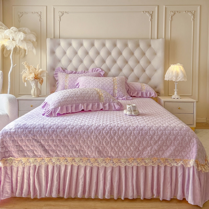 91家纺网 家纺一手货源 找家纺 瑞宝 2025新款雕花牛奶绒花边夹棉床盖四件套-云梦 云梦-雾紫